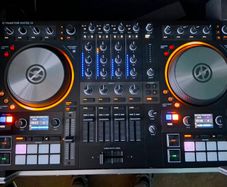 Traktor s4 mk3 + flight case + Traktor 4 license