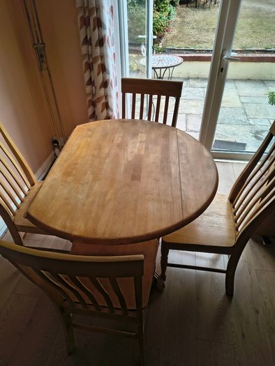 Kitchen table and 4 chairs