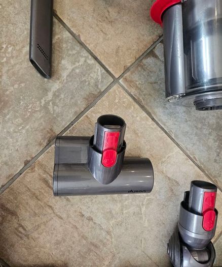 Dyson V11 absolute