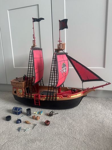 Pirate ship playmobil fun toy