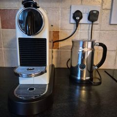 Nespresso Citiz machine & milk frother