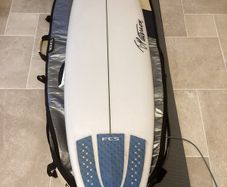 5/11 surfboard with bag and leash