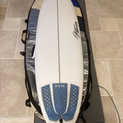 5/11 surfboard with bag and leash