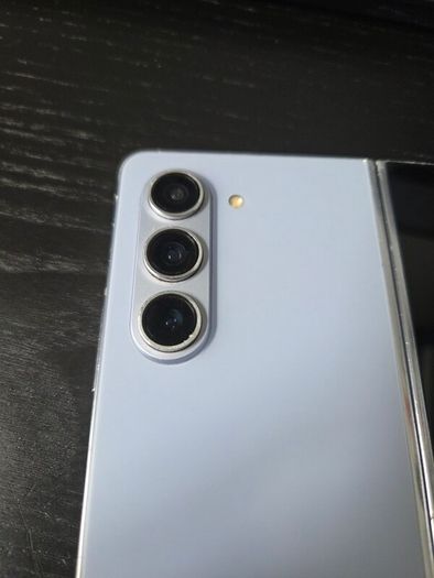Samsung Galaxy Z Fold 5