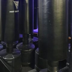 HIT BOX free-standing punching bags (often called freestanding heavy bags), the type commonly used in HIIT studios, boxing fitness classes, and commercial gyms.