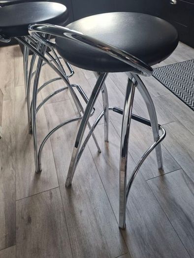 bar stool