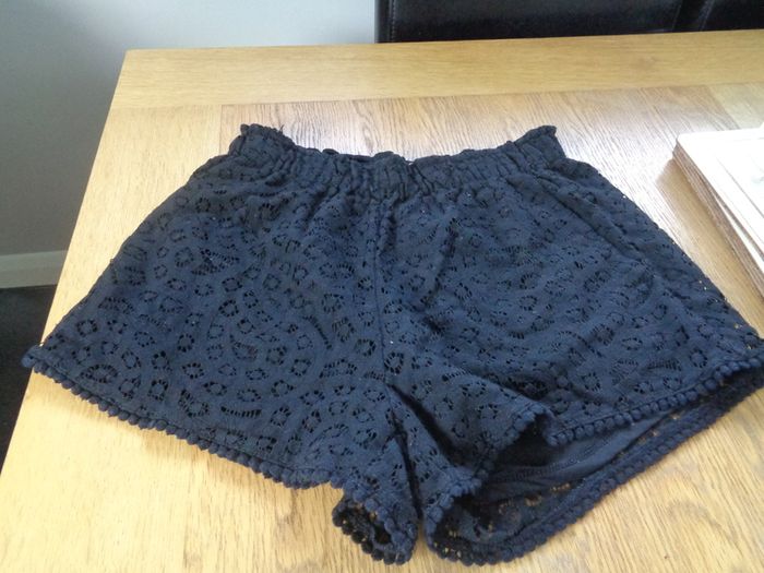 H&M Embroidery Angelia  Shorts for Sale
