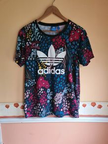 womens ADIDAS floral short sleeve t shirt Size UK 10 EU 36