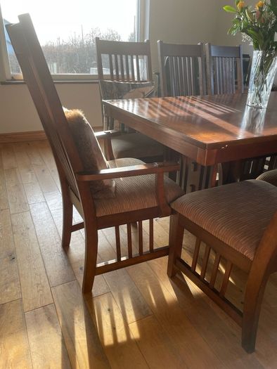 Beautiful long dark Oak Dining table and 8 chairs