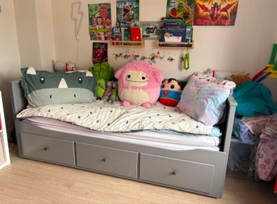 IKEA pull out day bed