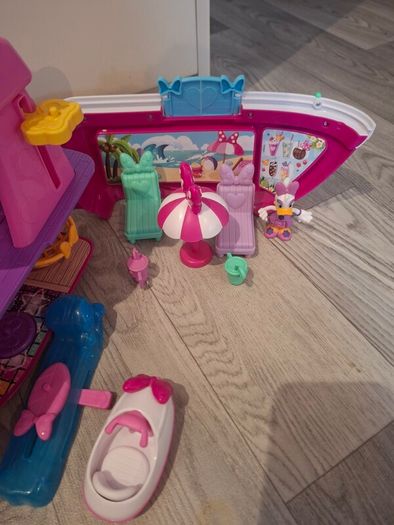 Minnie Mouse Bowdazzling yacht playset