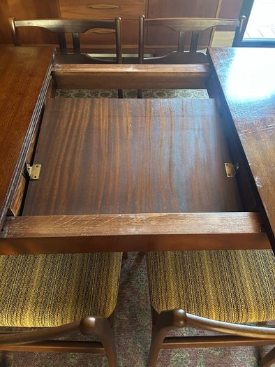 mid century extendable dining table , very good condition