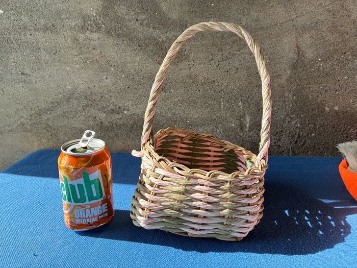 Small vintage basket
