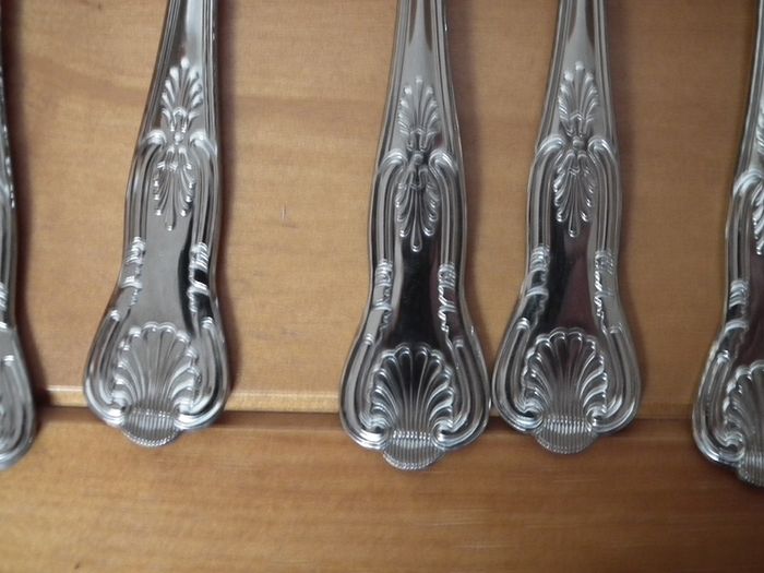 knives and forks