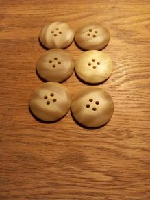 Bone Buttons x 19 (4cm) 3eu each