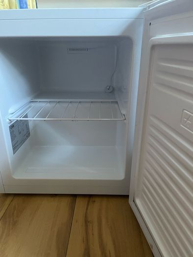 LOGIK LTF33W23 Mini Freezer - White