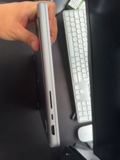 MacBook Pro 14-Inch
