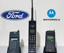 Ford Motorola Teletac P4000 Analogue Mobile Phone Retro Brick