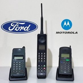 Ford Motorola Teletac P4000 Analogue Mobile Phone Retro Brick