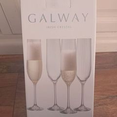 champagne flutes