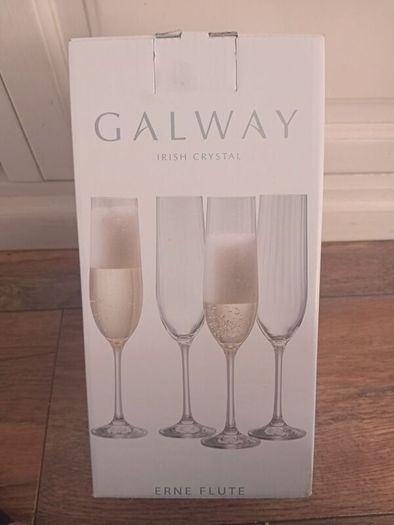 champagne flutes