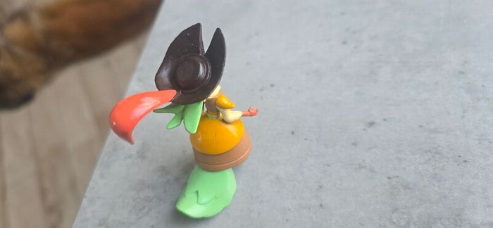 Captain Celaneo HTF mini figure 2.5inch G4 My Little Pony Movie