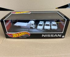 Nissan Skyline Diorama Premium Set DAMAGED BOX Hot Wheels