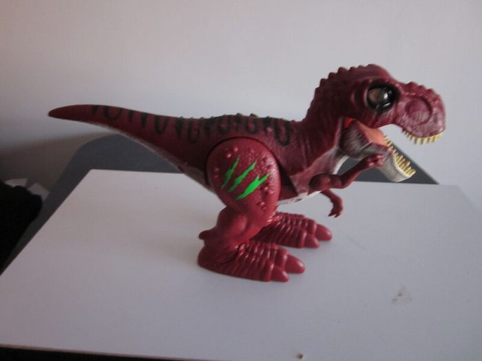 Zuru Robot Alive Dino War T-Rex Red Walks Roars Light Up