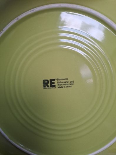 4 Green Room Essentials Plates