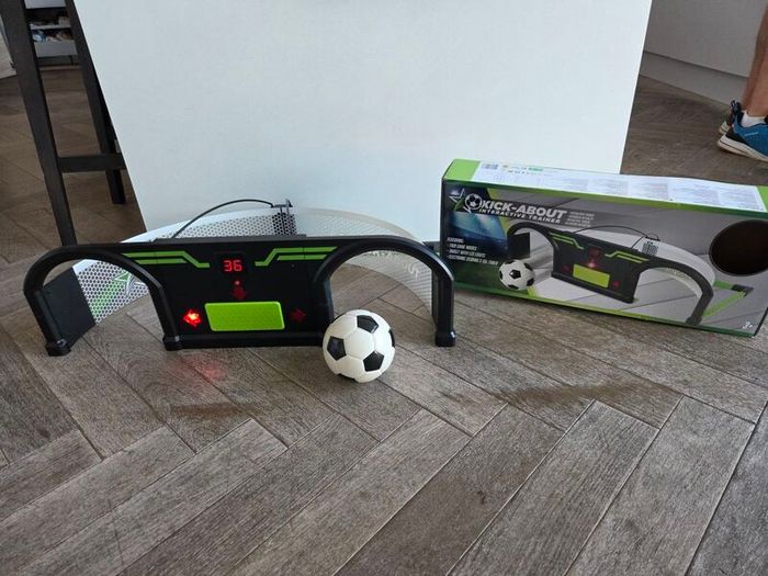 kick- about football trainer