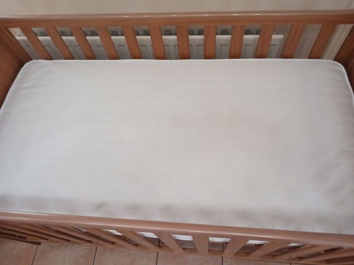 Cot bed