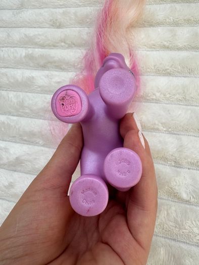 Vintage My Little Pony Twinkle Twirl Purple Stars Hasbro 2004 G3 Used Please see pictures