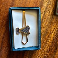 Vintage harp tie pin