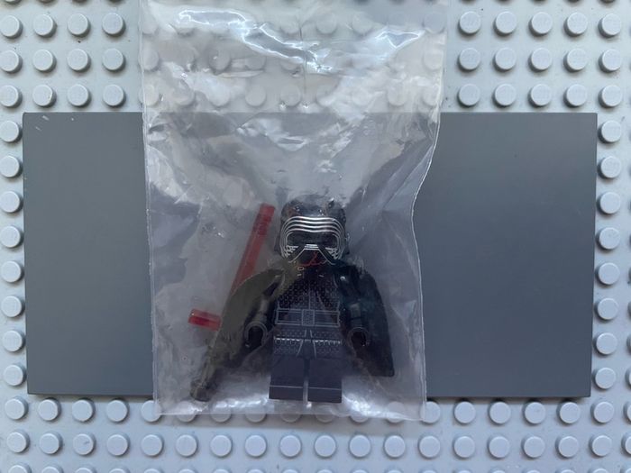 lego star wars sw1061 Supreme Leader Kylo Ren minifigure (Cape)
