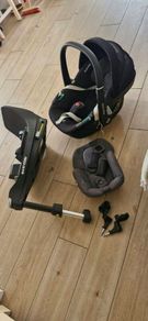 Maxi-cosi car seat and iso fix base bundle