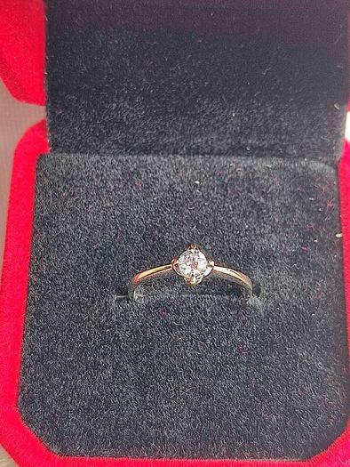 Small size: 18 CT Gold Diamond ring 450 euro and  18 CT Diamond, Iolite ring 450 euro
