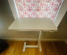 Laptop desk / stand, adjustable height