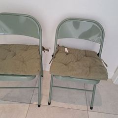 Folding chairs -- garden or dining -- brand new -- olive green