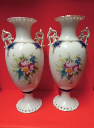 2 Matching Vases   /  The Regal Bone China collection TM