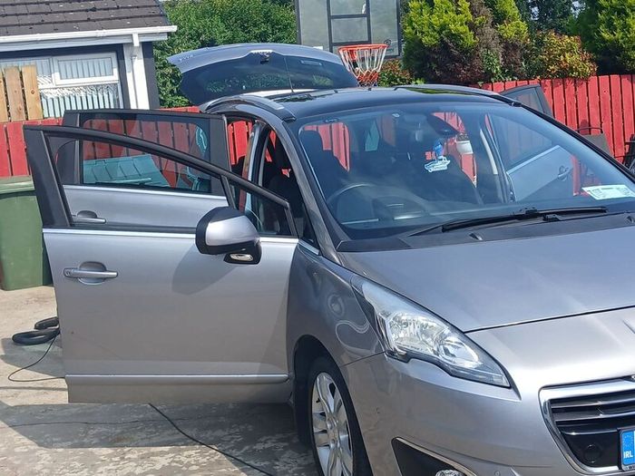 Peugeot 5008 2015.