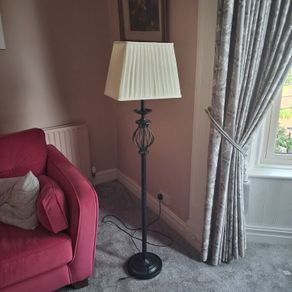 Floor lamp