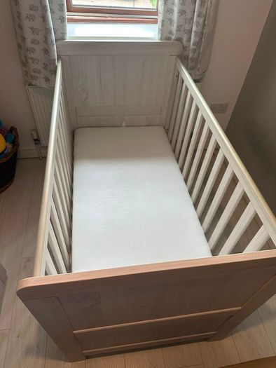 Mamas and papas atlas cot bed