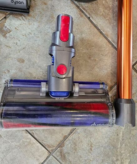 Dyson v10 absolute