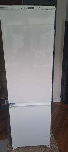 Belling Integrated Fridge Freezer