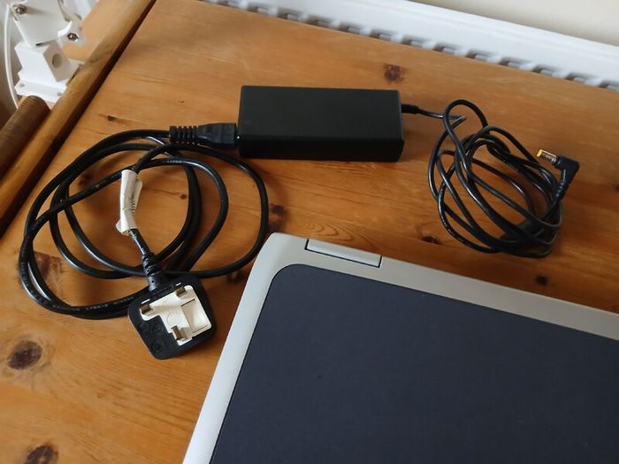 HP Pavilion ze4400 Retro XP Laptop Working