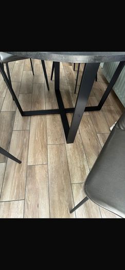 round table 80cm 4 leather dining chairs