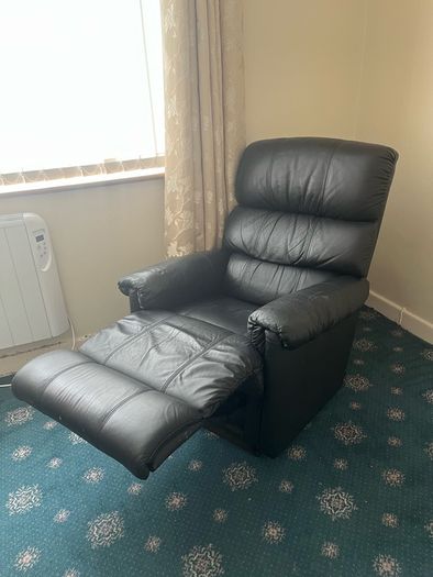 Black leather lazy boy