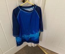 Blue T-shirt age 11/12