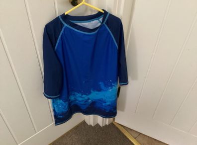 Blue T-shirt age 11/12