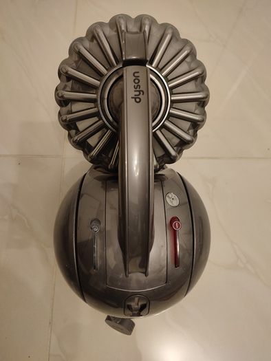 Dyson DC54 vacuum cleaner